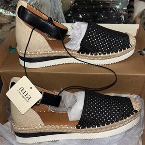 a.n.a Black / Tan platform sandals